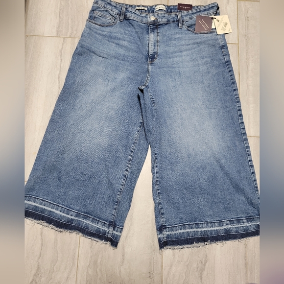 AVA & VIV Wide-Leg.Crop High-Rise Relaxed Hip & Thigh Blue Jeans SZ 22 - Picture 2 of 10